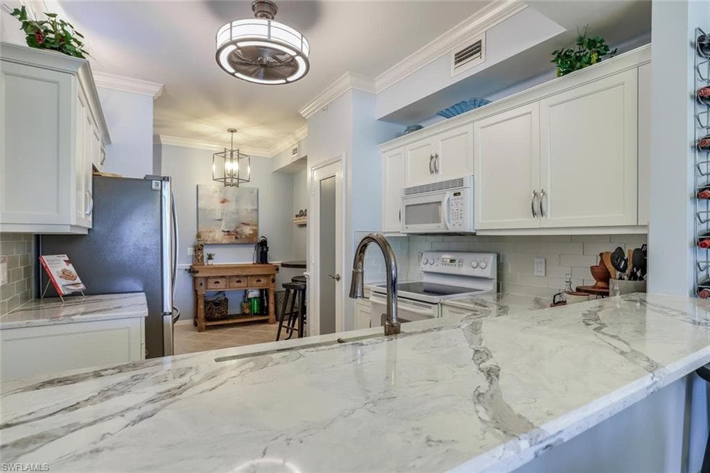 3996 Bishopwood CT E 103-2