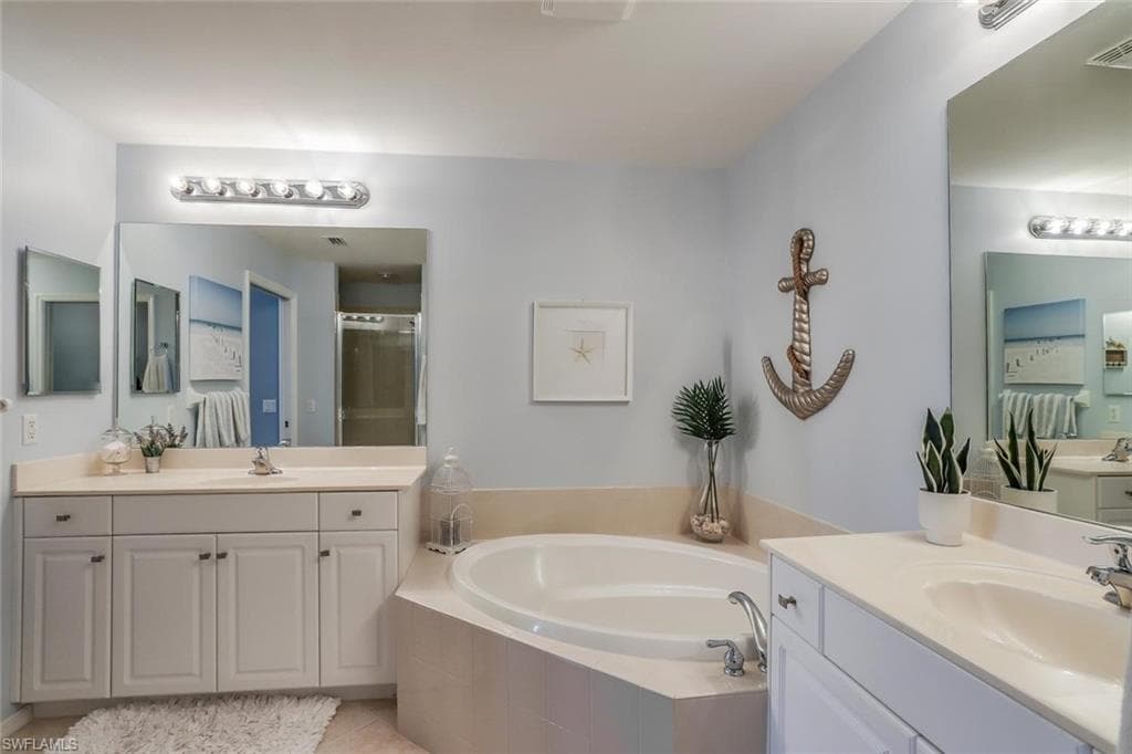 3996 Bishopwood CT E 103-17