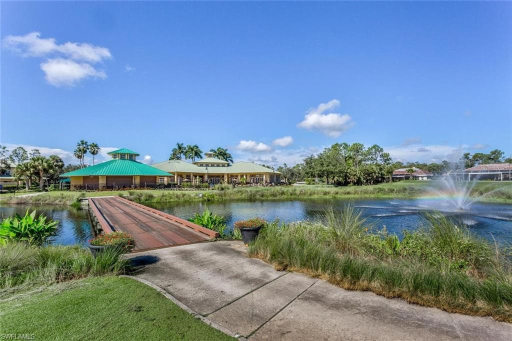 3996 Bishopwood CT E 103-33