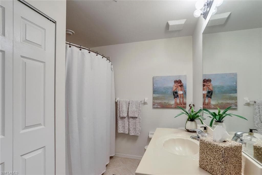 3996 Bishopwood CT E 103-19