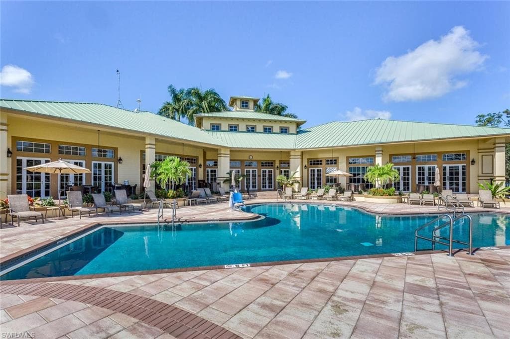 3996 Bishopwood CT E 103-25
