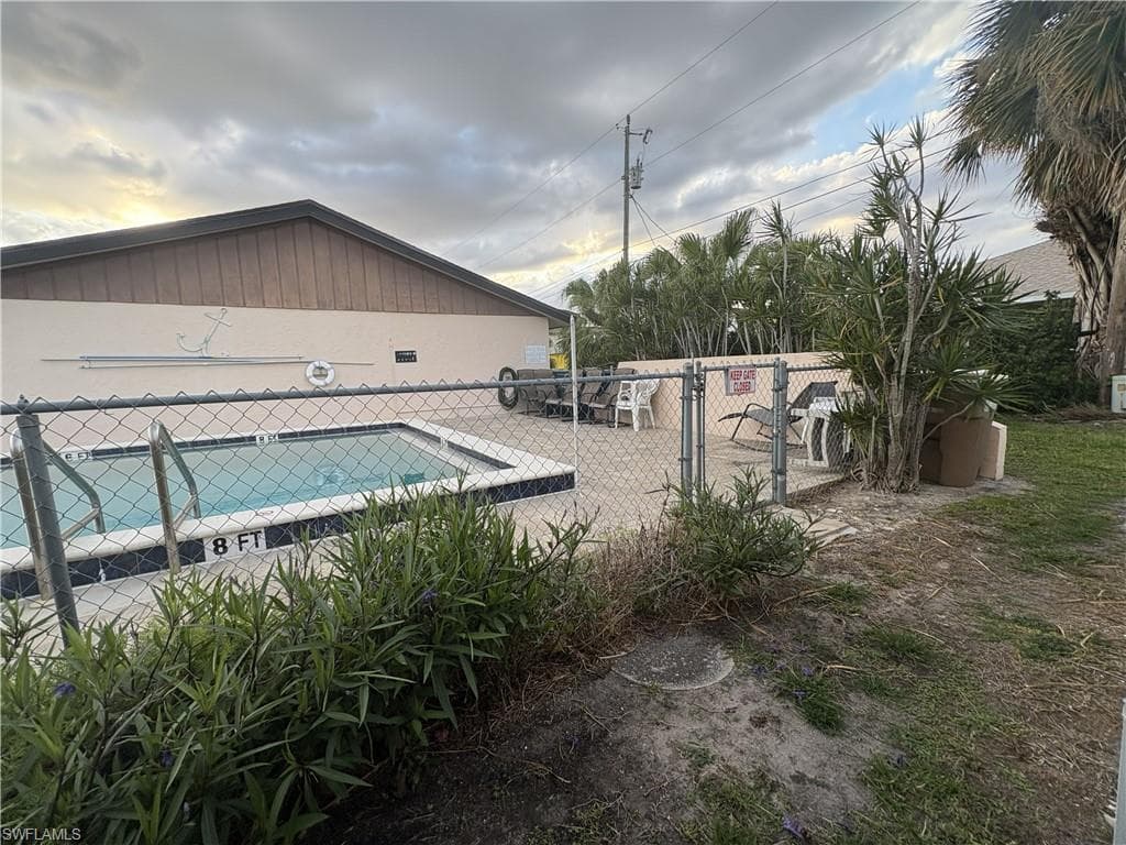 619 SE 47th ST 5-6