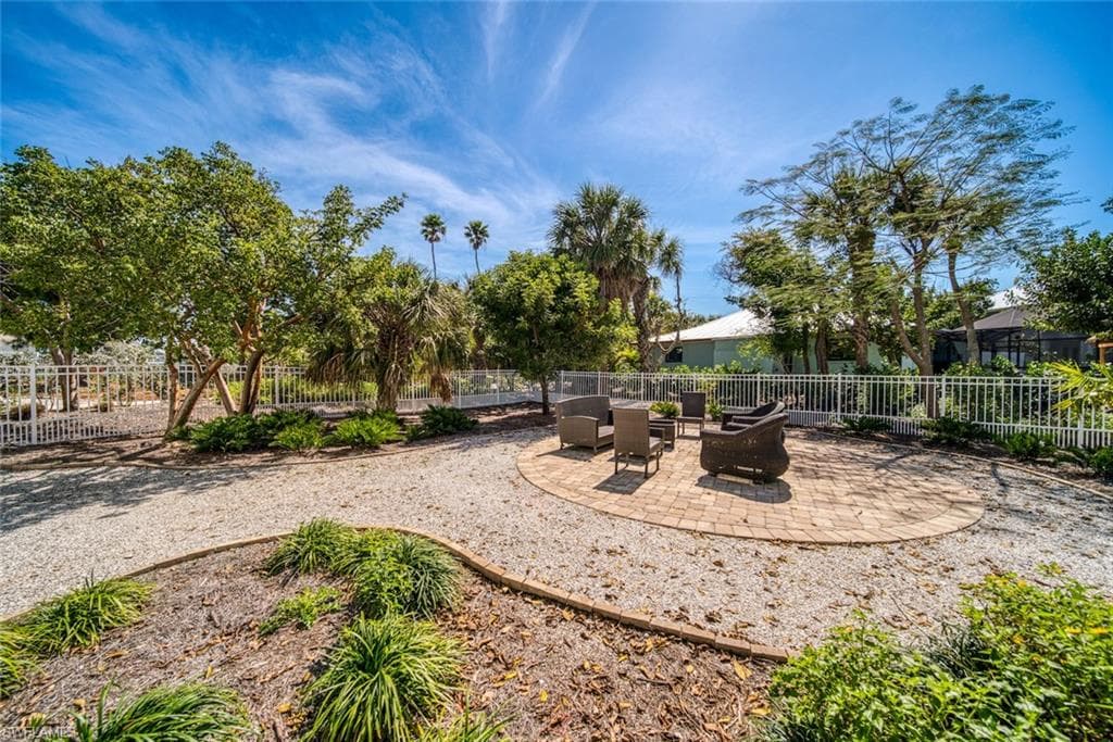 2499 Harbour LN-37