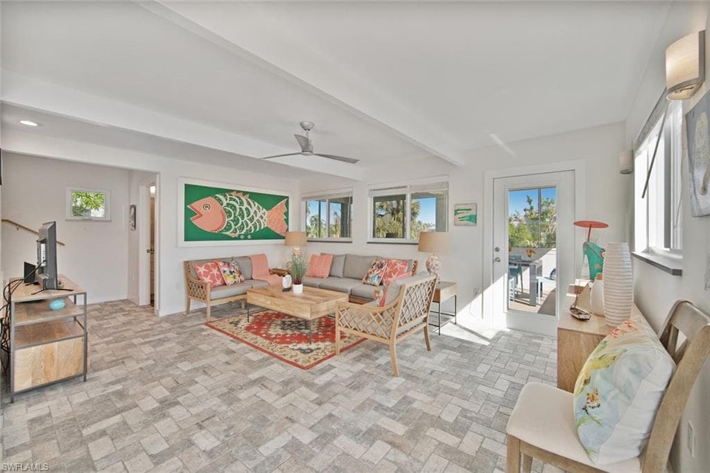 2499 Harbour LN-4