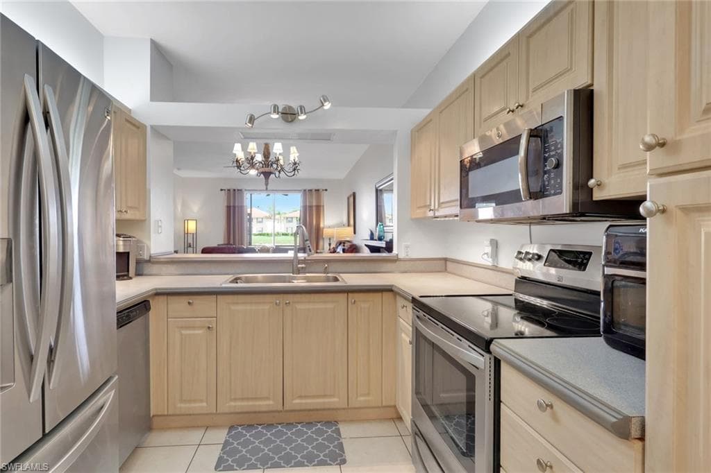 320 Robin Hood CIR 101-6