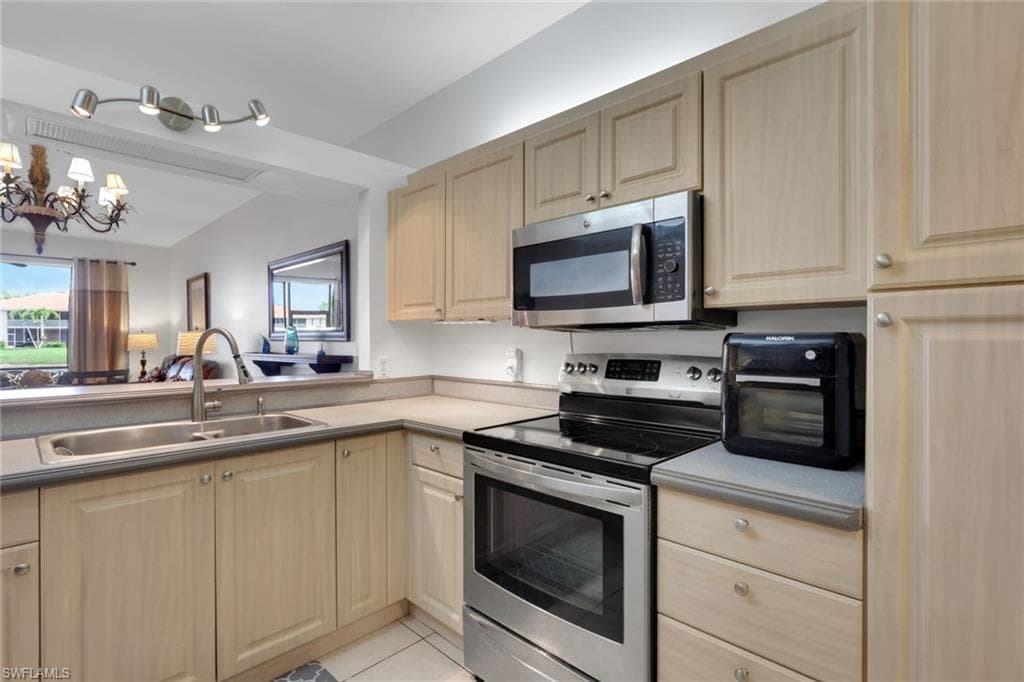 320 Robin Hood CIR 101-7