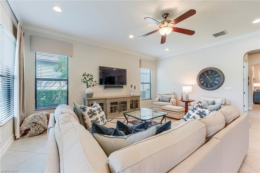 9335 Woodhurst DR-3