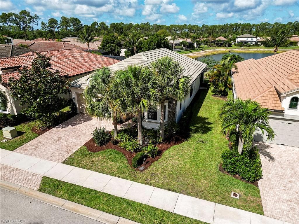 9335 Woodhurst DR-30