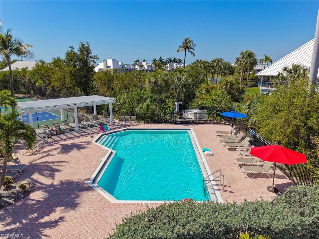207 Daniel DR-43