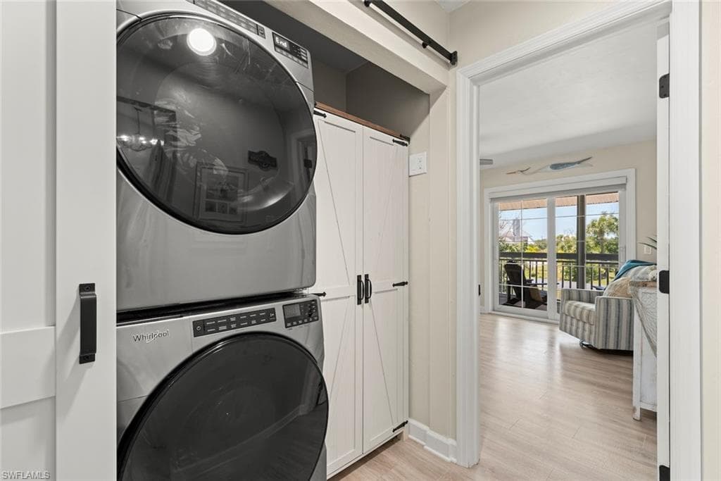 207 Daniel DR-32