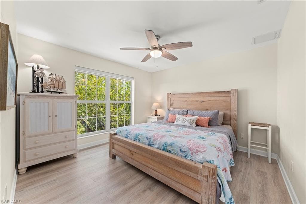 207 Daniel DR-28