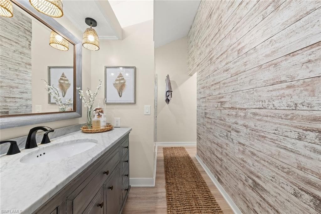 207 Daniel DR-20