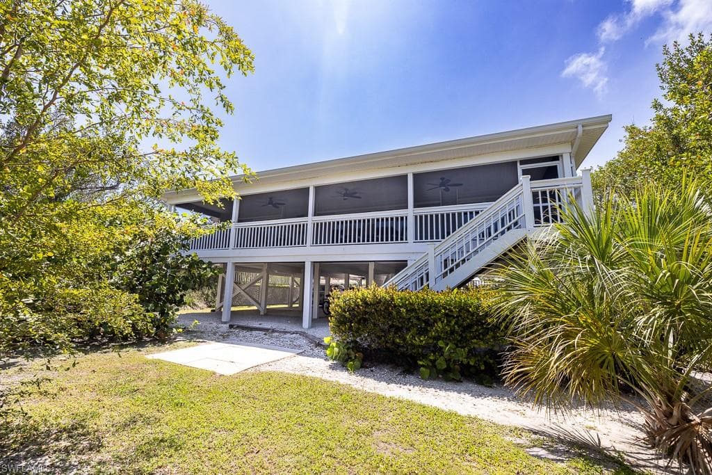 207 Daniel DR-38