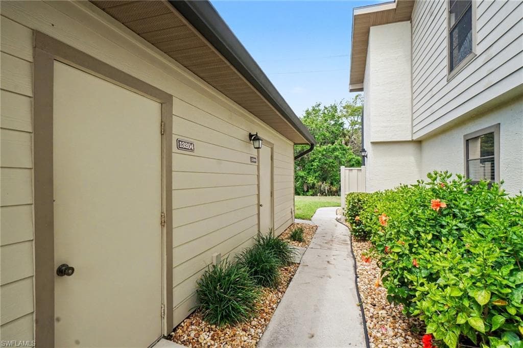 13204 Broadhurst LOOP-24