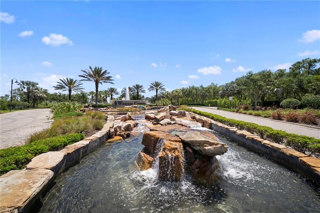 7052 Live Oak DR-46