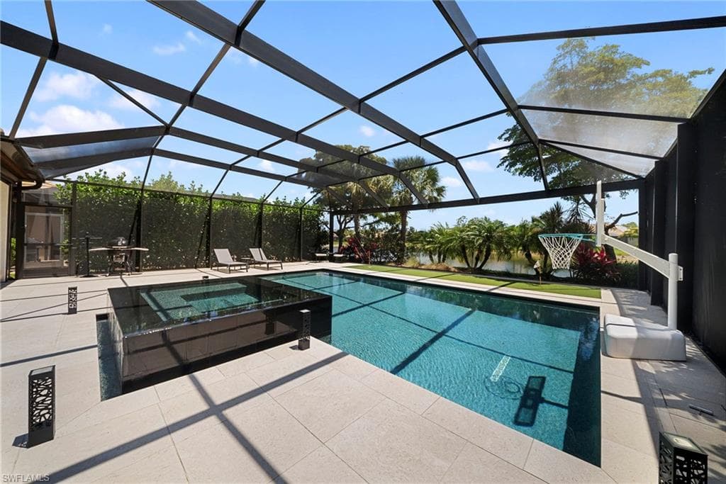 7052 Live Oak DR-45