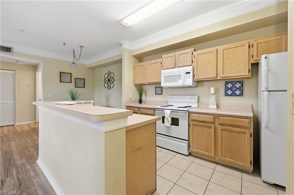 11510 Villa Grand 421-10