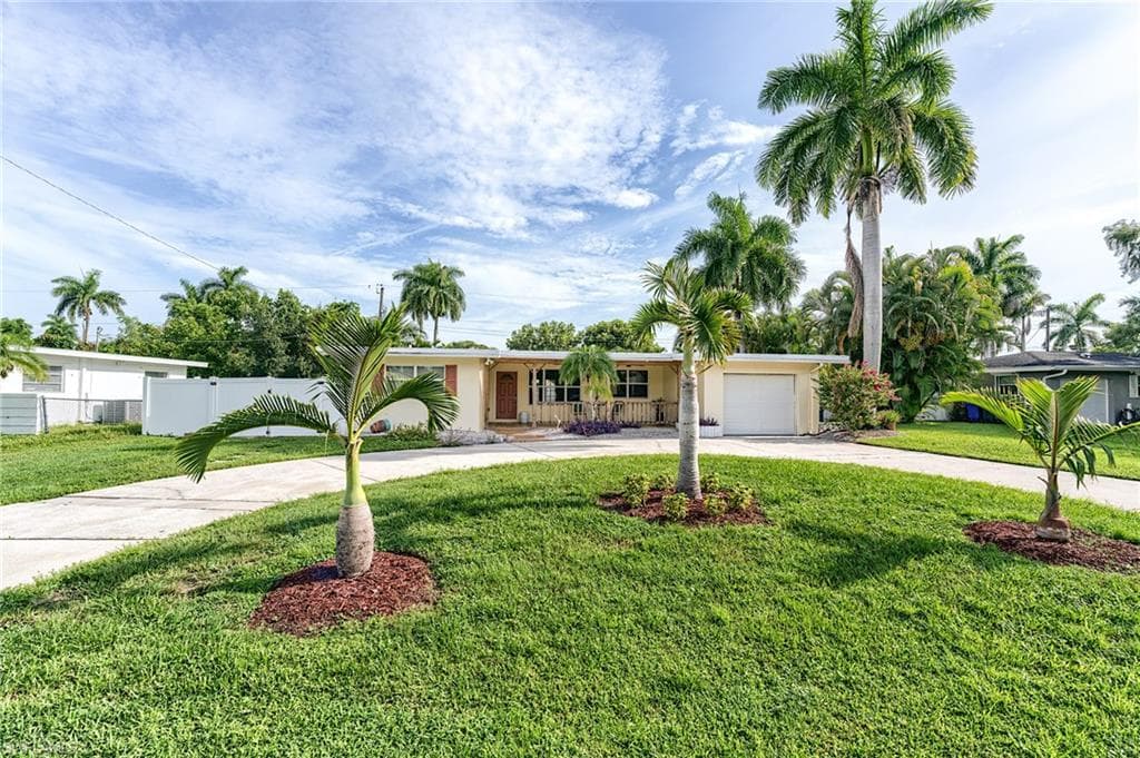 1443 Ricardo AVE-40