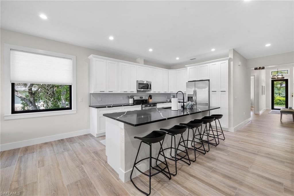 3032 Woodside AVE-5
