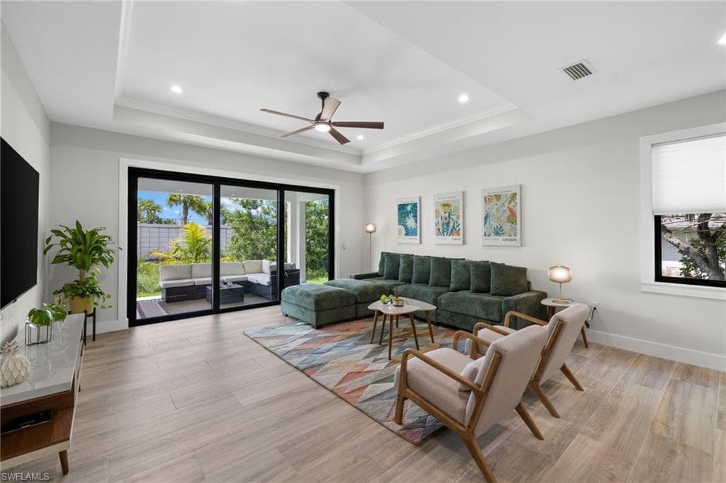 3032 Woodside AVE-19