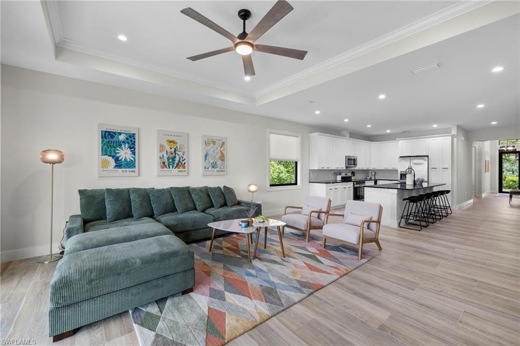 3032 Woodside AVE-4