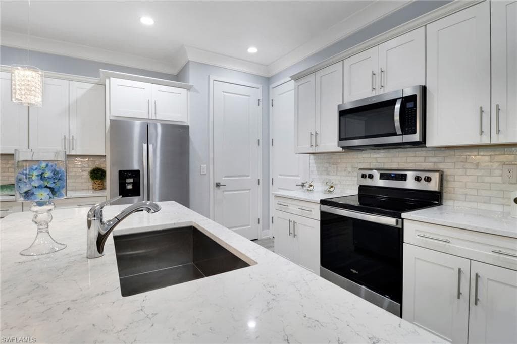 12973 Pembroke DR-4