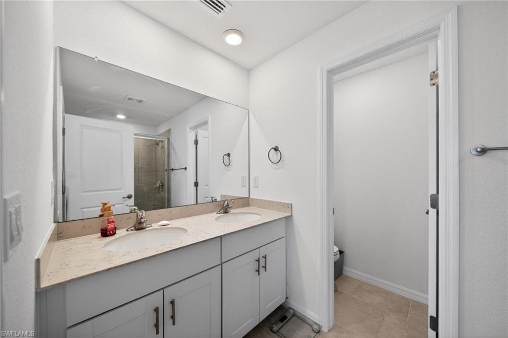 14275 Oviedo PL-11