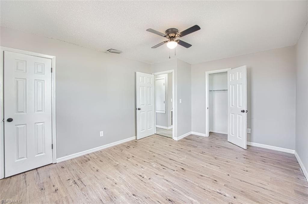 226 Fairweather LN-43