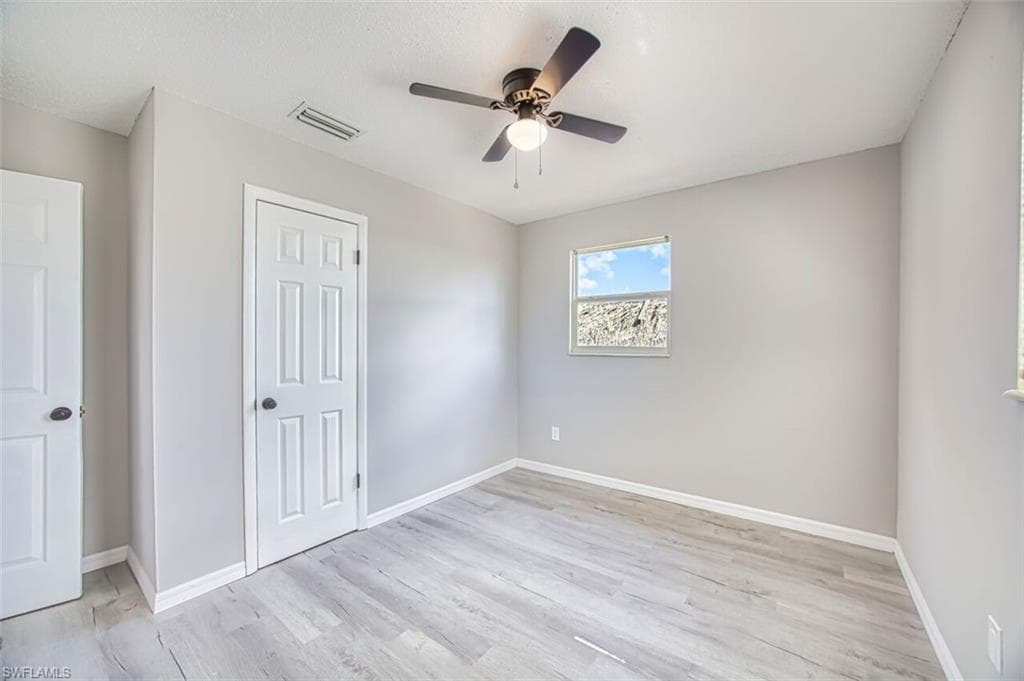 226 Fairweather LN-39