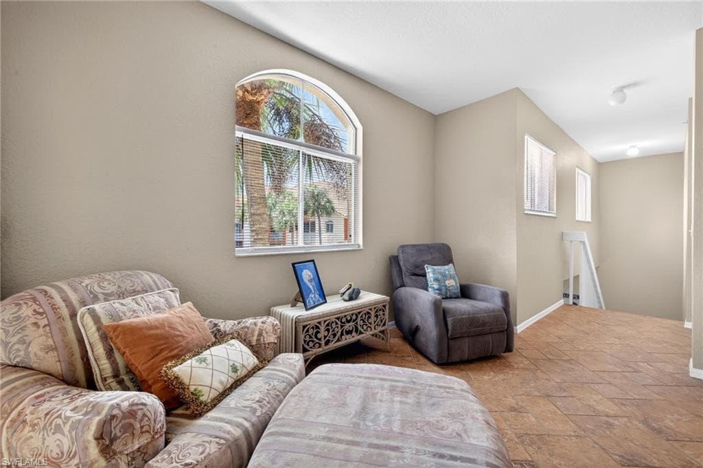 6361 Aragon WAY 202-5