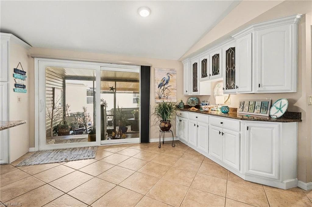 11111 Bayside LN-12