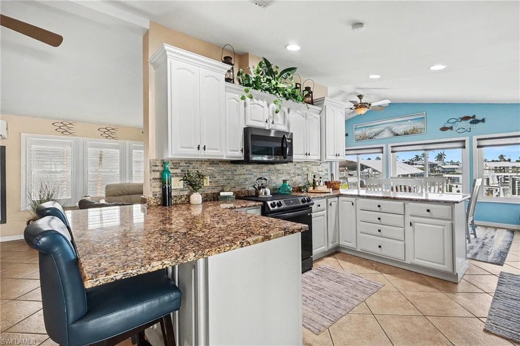 11111 Bayside LN-7