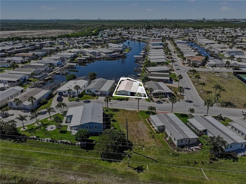 11111 Bayside LN-32