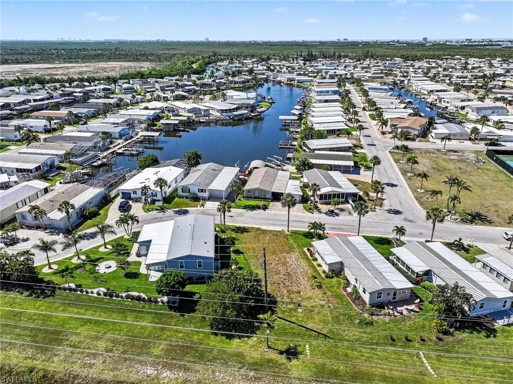 11111 Bayside LN-28