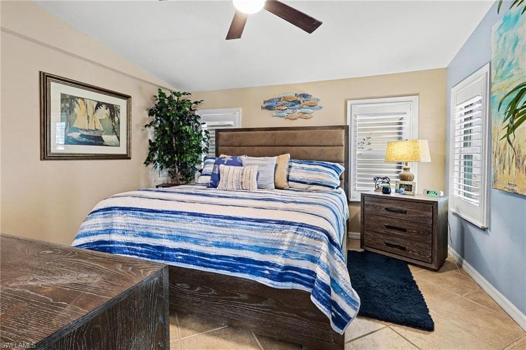 11111 Bayside LN-18