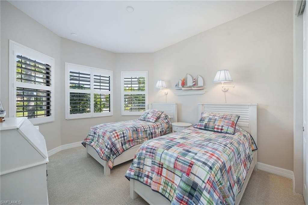 13736 Luna DR-16