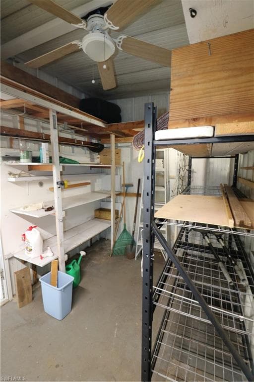 116 Coachlight DR-27