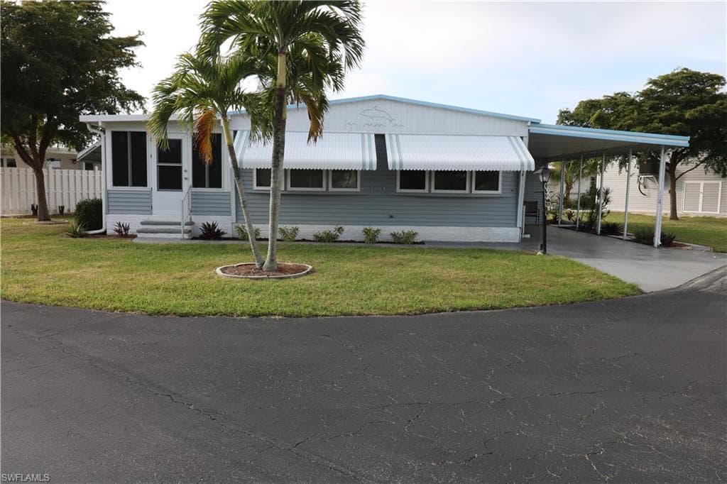 116 Coachlight DR-3