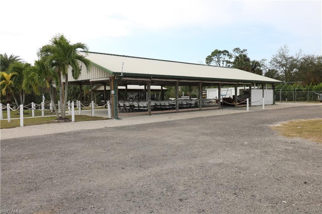 116 Coachlight DR-28