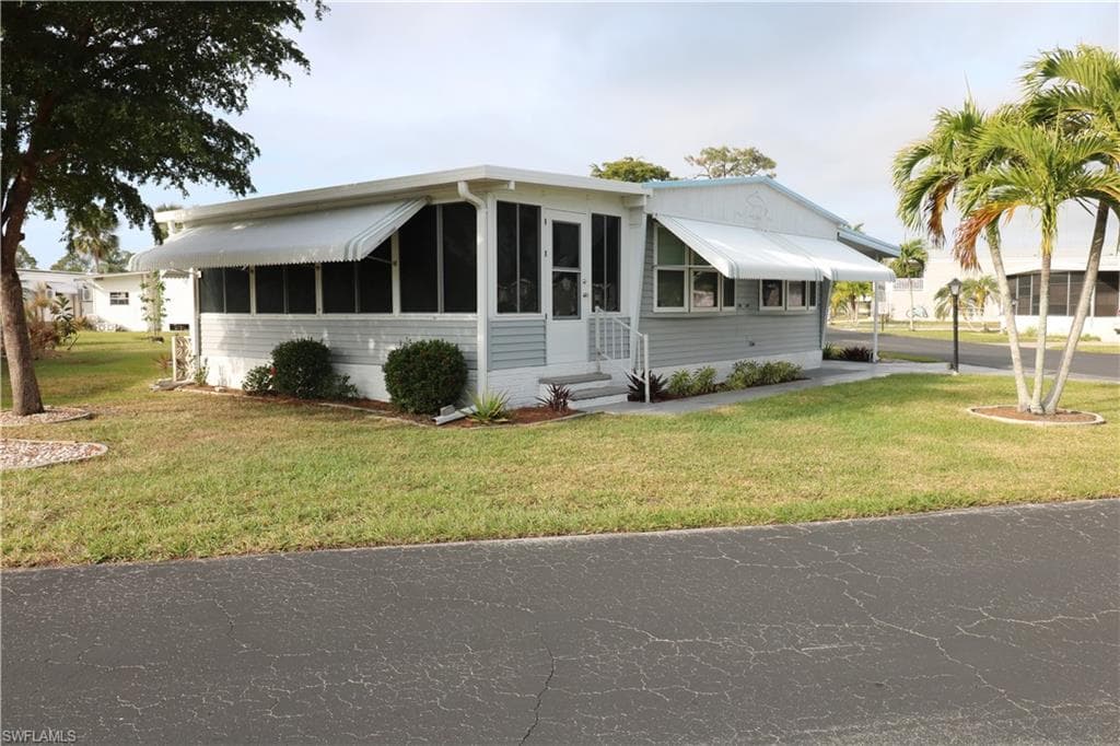 116 Coachlight DR-5