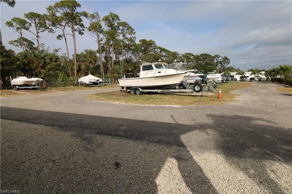 116 Coachlight DR-34