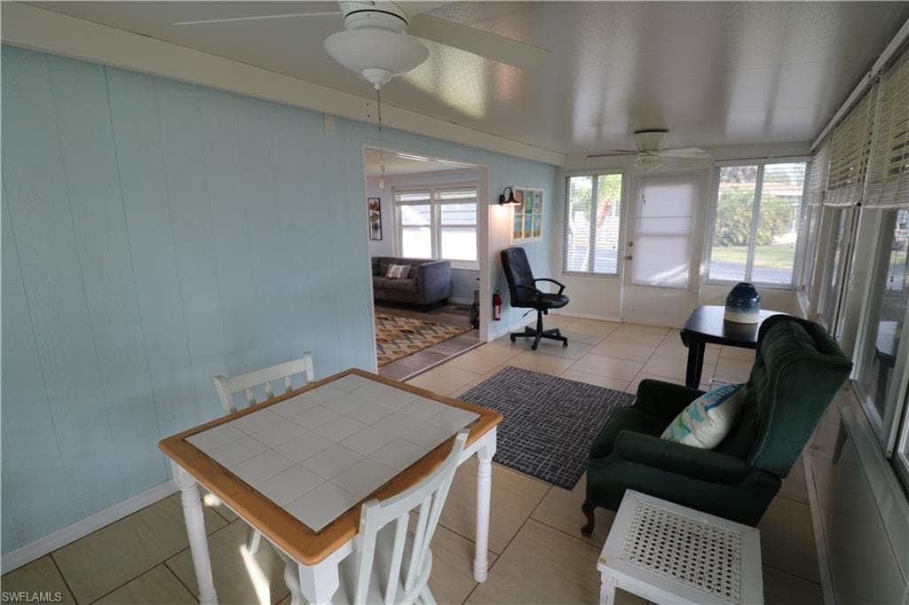 116 Coachlight DR-14