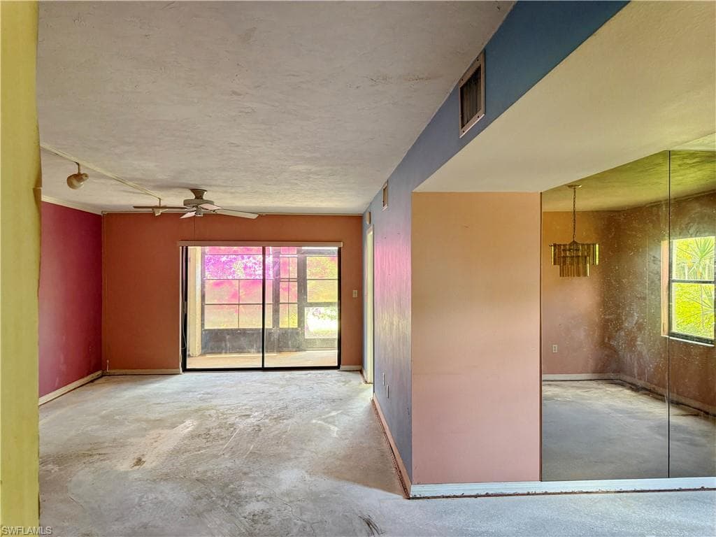 9305 Lake Park DR 104-9