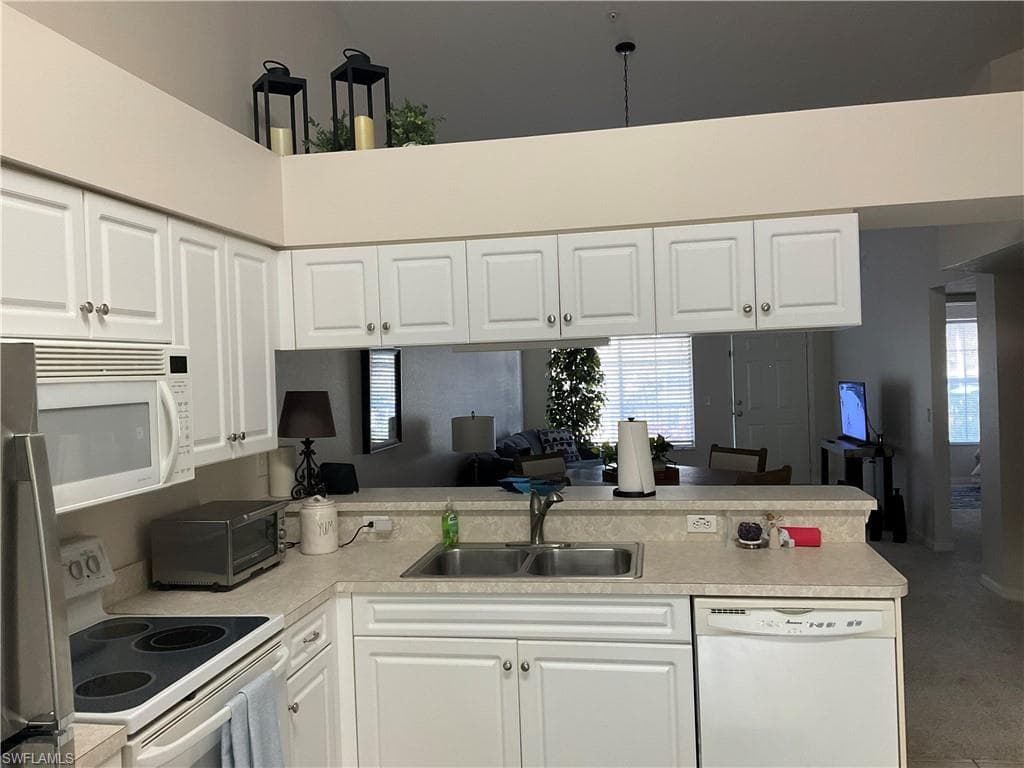 25735 Lake Amelia WAY 204-6