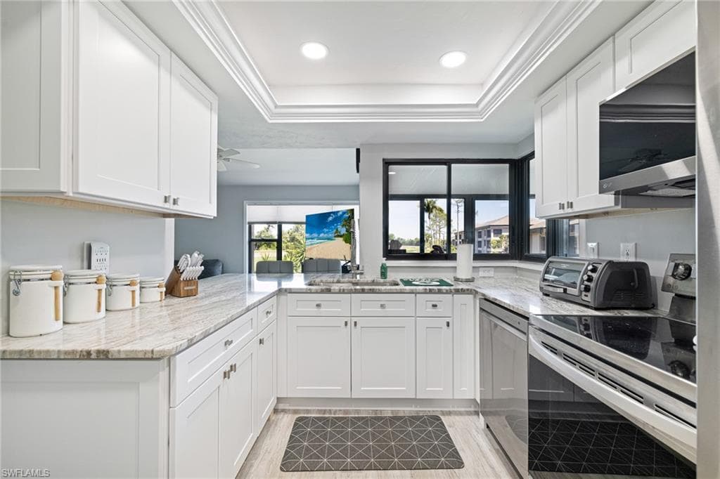 5805 Trailwinds DR 326-7