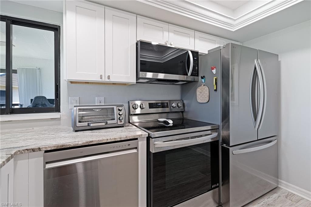 5805 Trailwinds DR 326-9