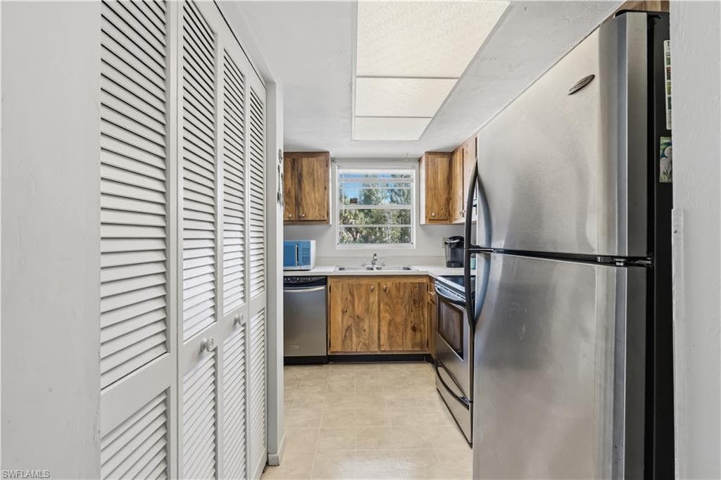 16881 Davis RD 723-16