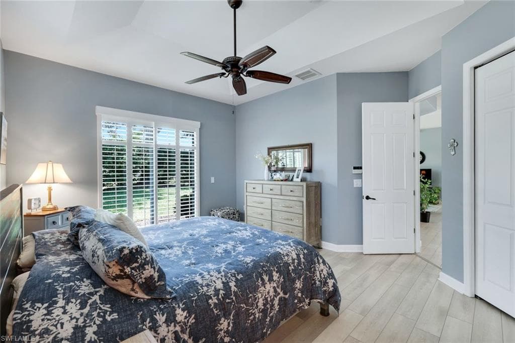 3232 Sundance CIR-18