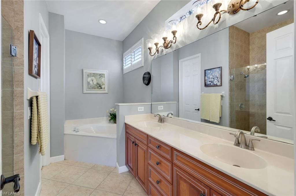 3232 Sundance CIR-19