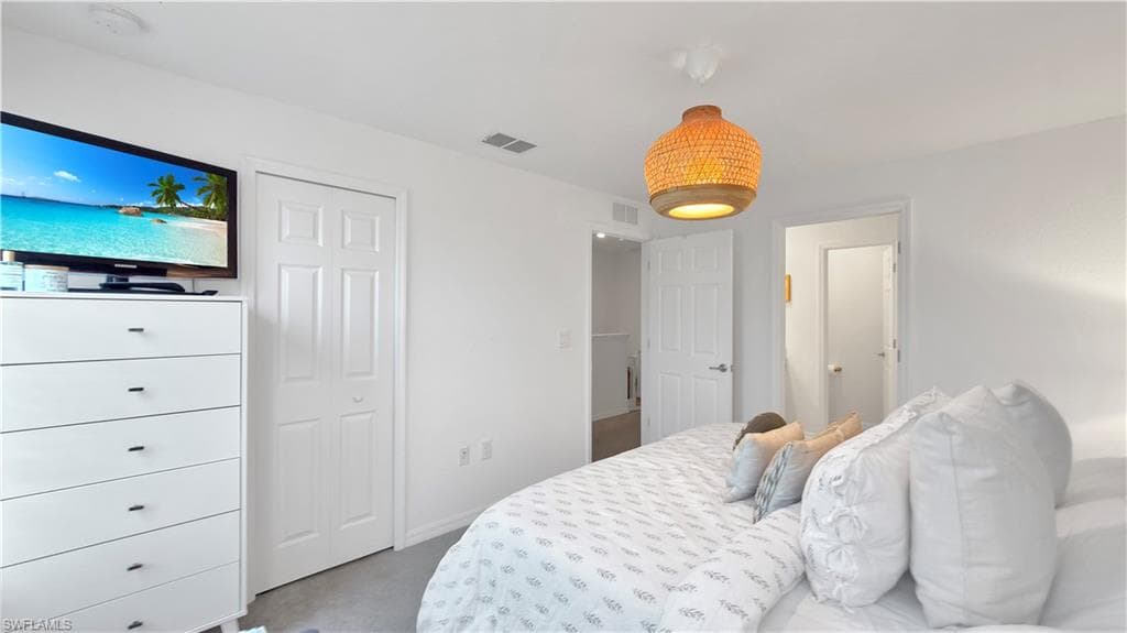 14135 Oviedo PL-22
